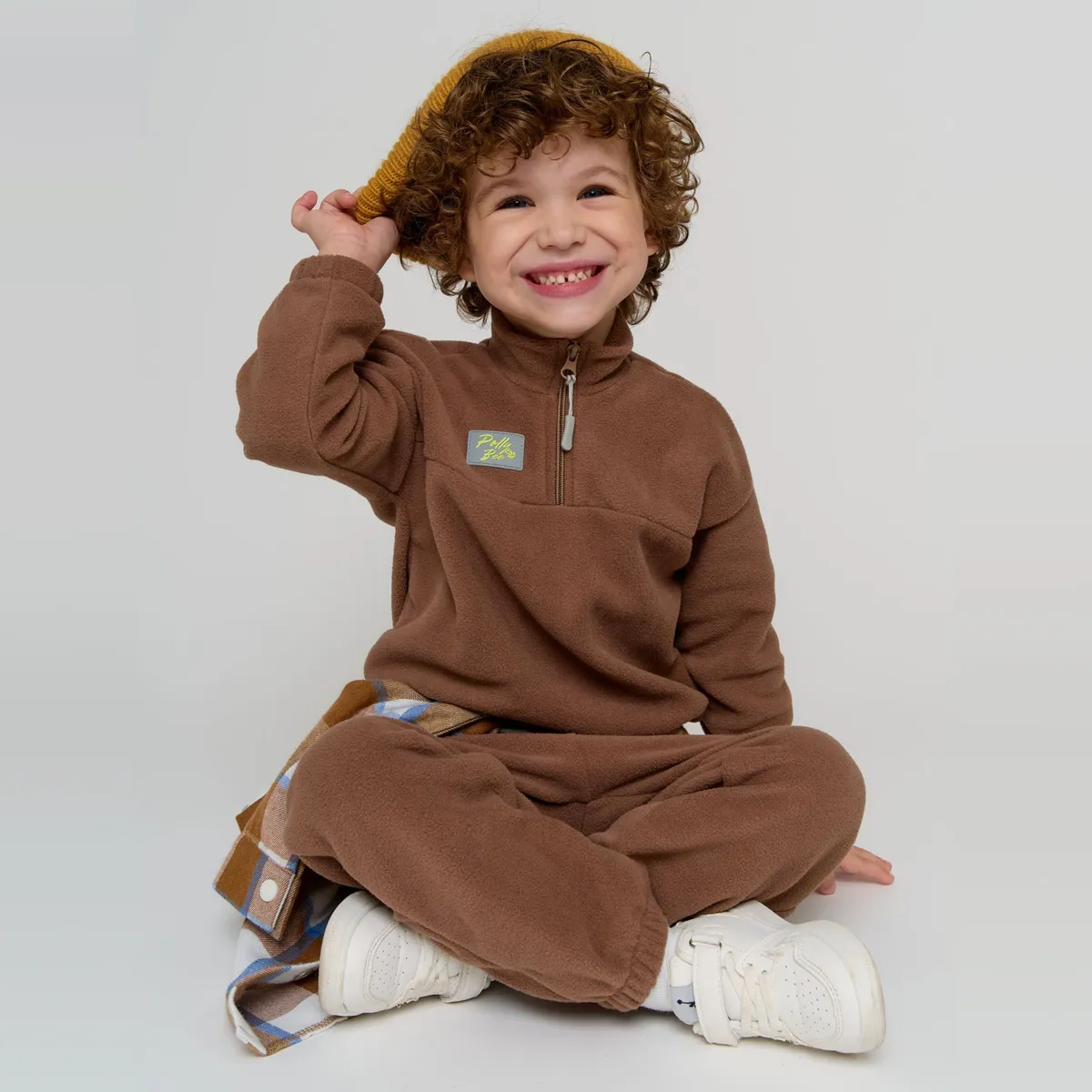 Крупный план плоского шва — гладкая изнанка костюма